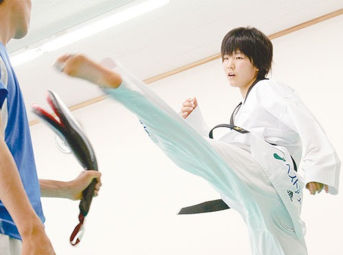 【驚愕】ゴーイングスポーツ&ニュース出演の濱田真由がテコンドーの蹴りを披露！まるでダンスを踊っているよう♪