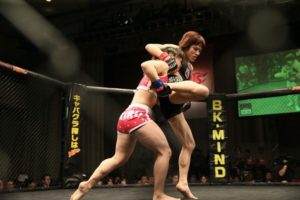 富松恵美VS青野ひかる一本決着！DEEP JEWELS 23女子MMAリアルファイト動画